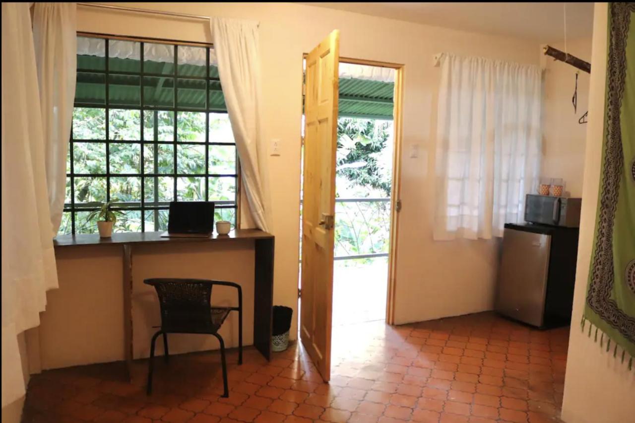 Casa Geraldo Bed & Breakfast Мануел Антонио Екстериор снимка