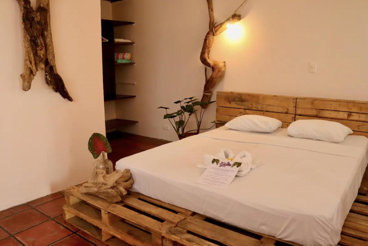 Casa Geraldo Bed & Breakfast Мануел Антонио Екстериор снимка