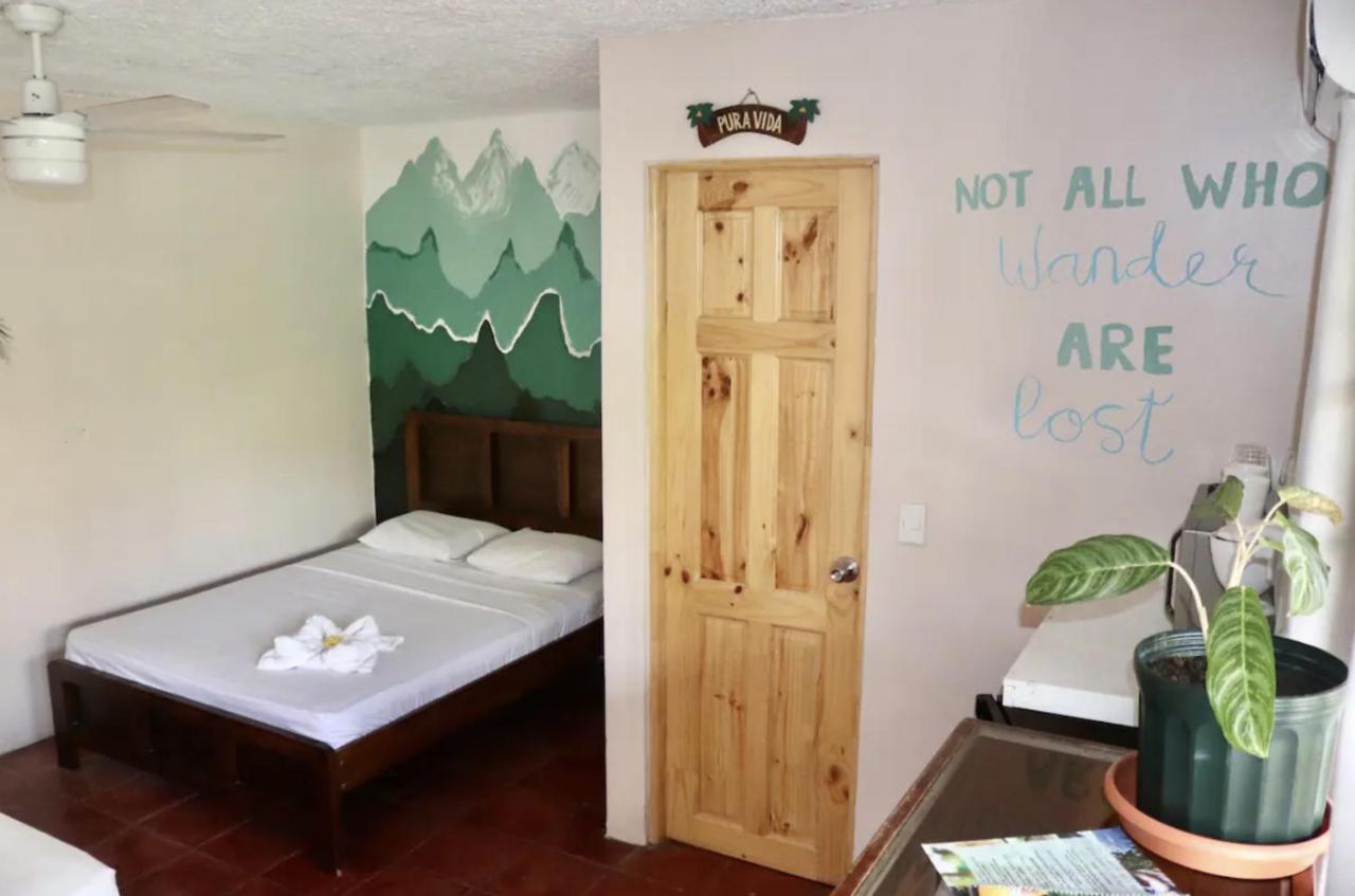 Casa Geraldo Bed & Breakfast Мануел Антонио Екстериор снимка