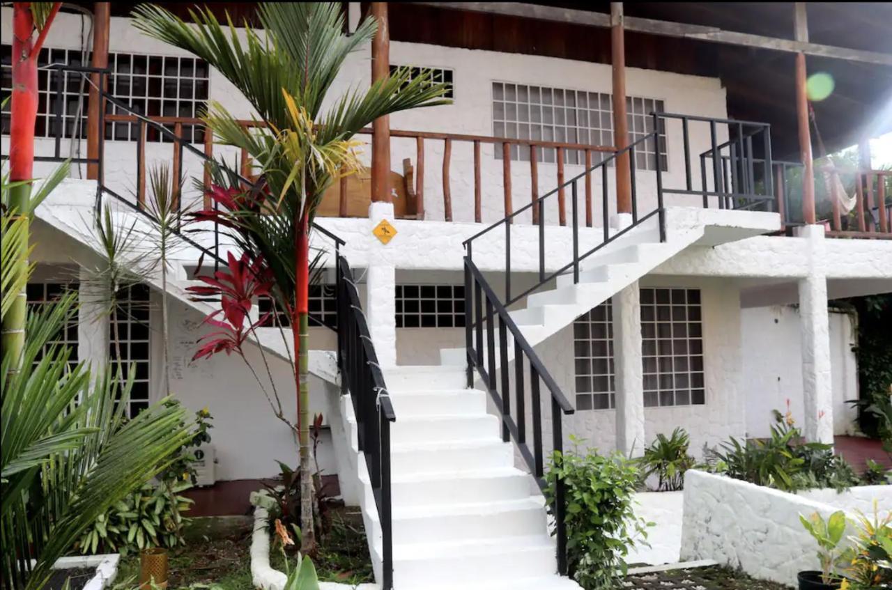 Casa Geraldo Bed & Breakfast Мануел Антонио Екстериор снимка